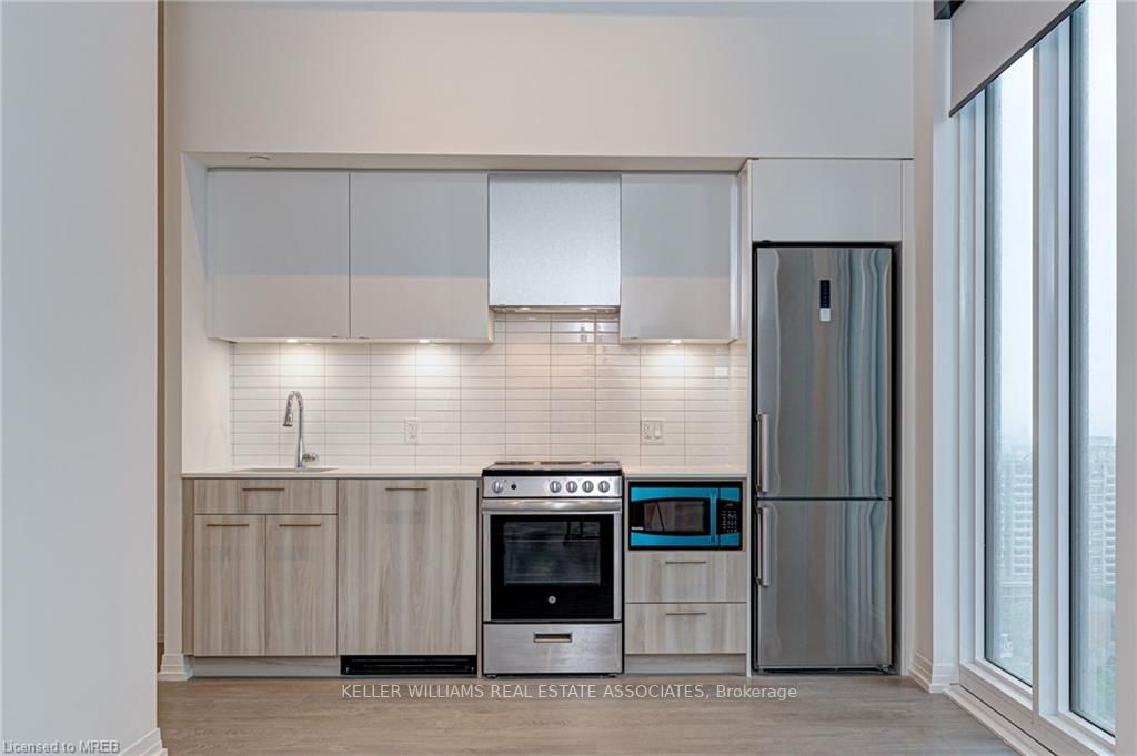 251 Jarvis St, #2001