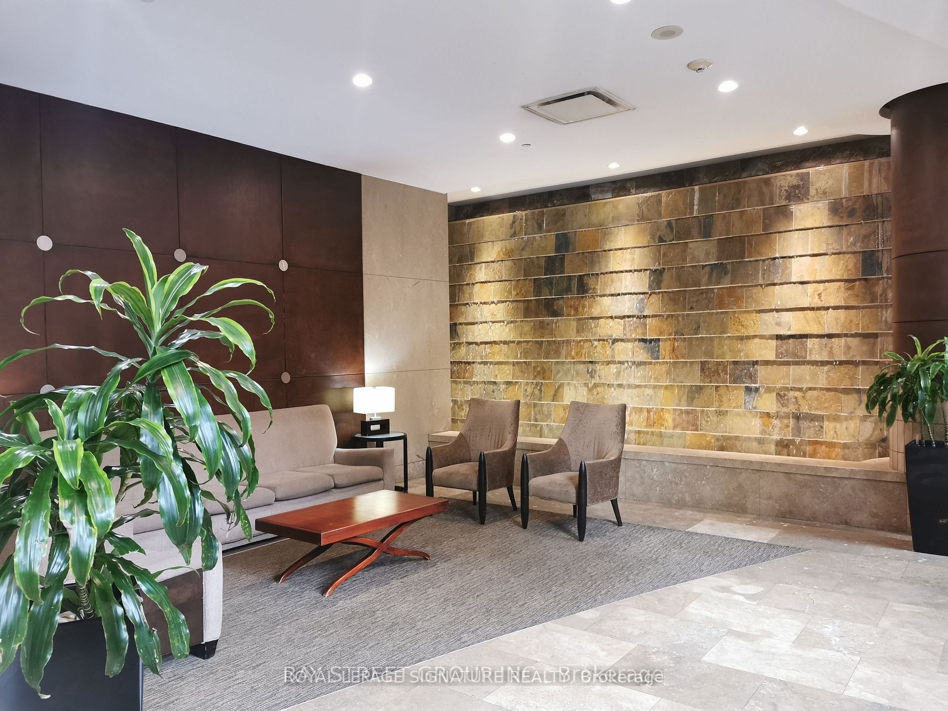 15 Northtown Way, #2221