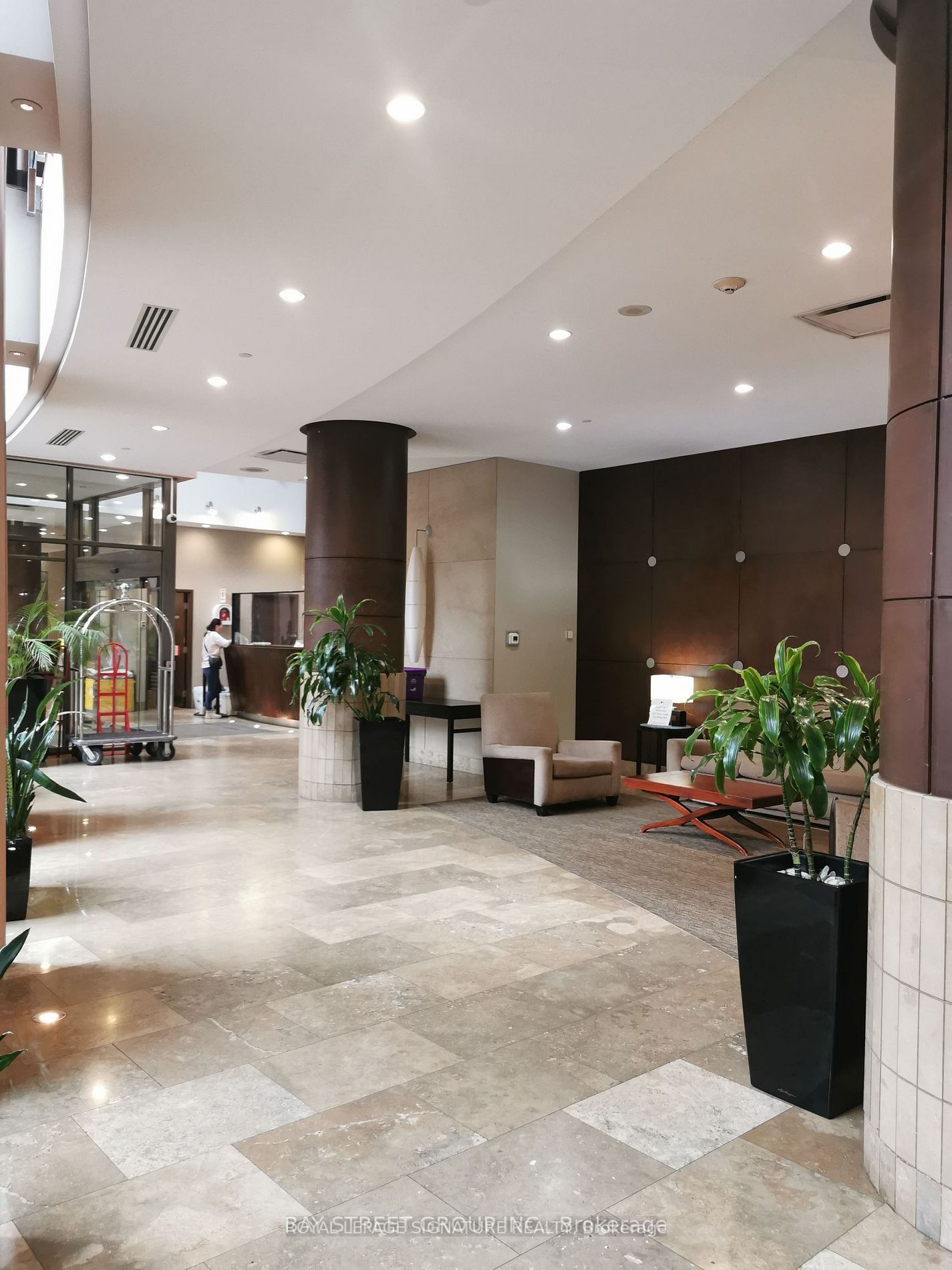 15 Northtown Way, #2221