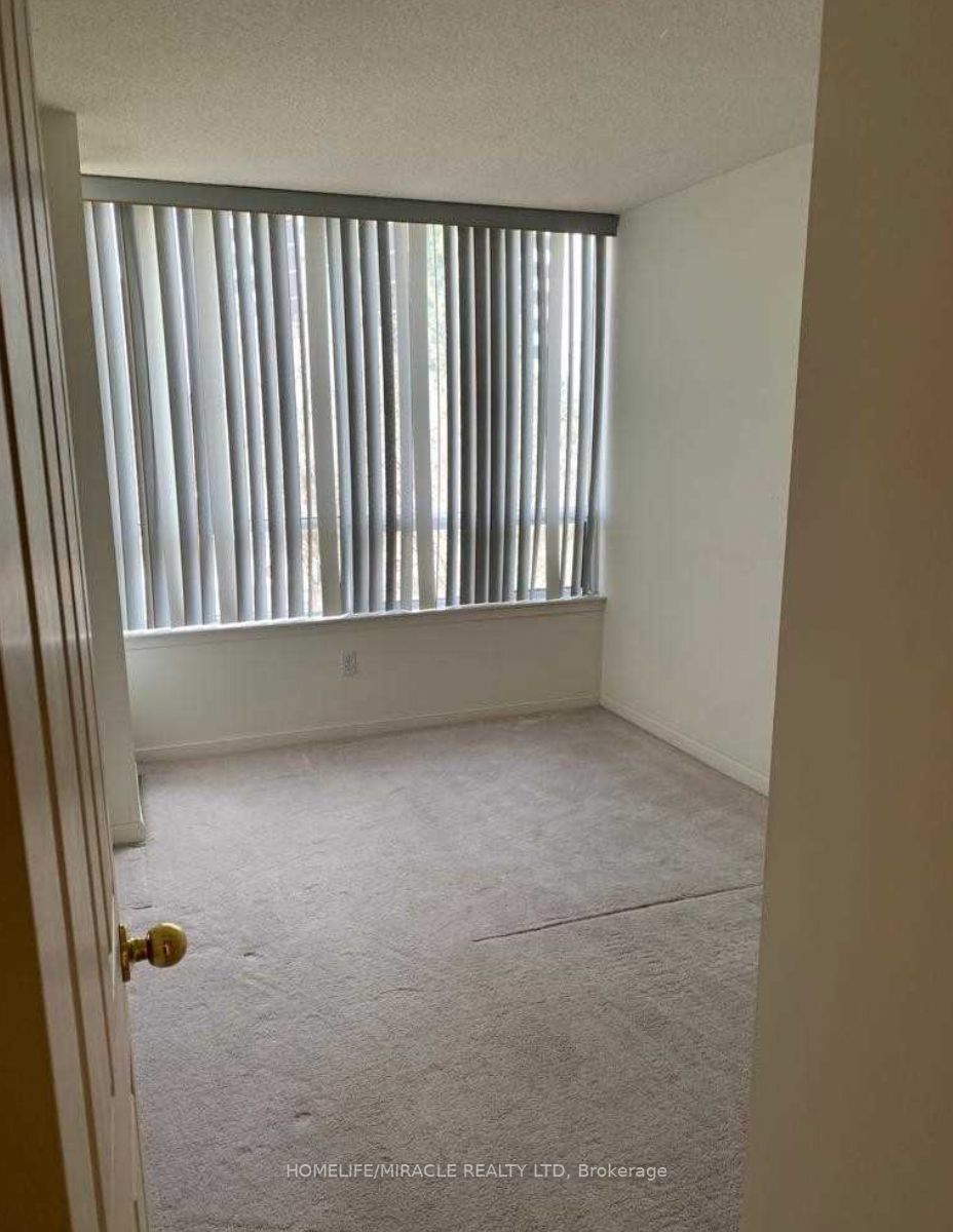 1121 Steeles Ave, #410