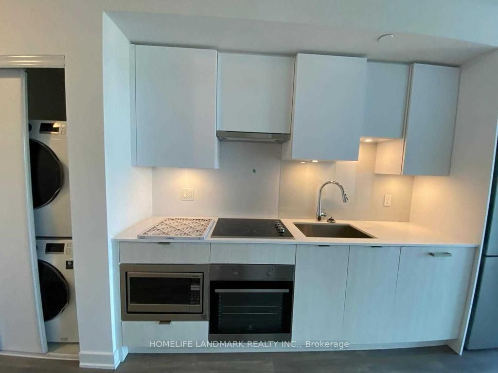 99 Broadway Ave, #3212