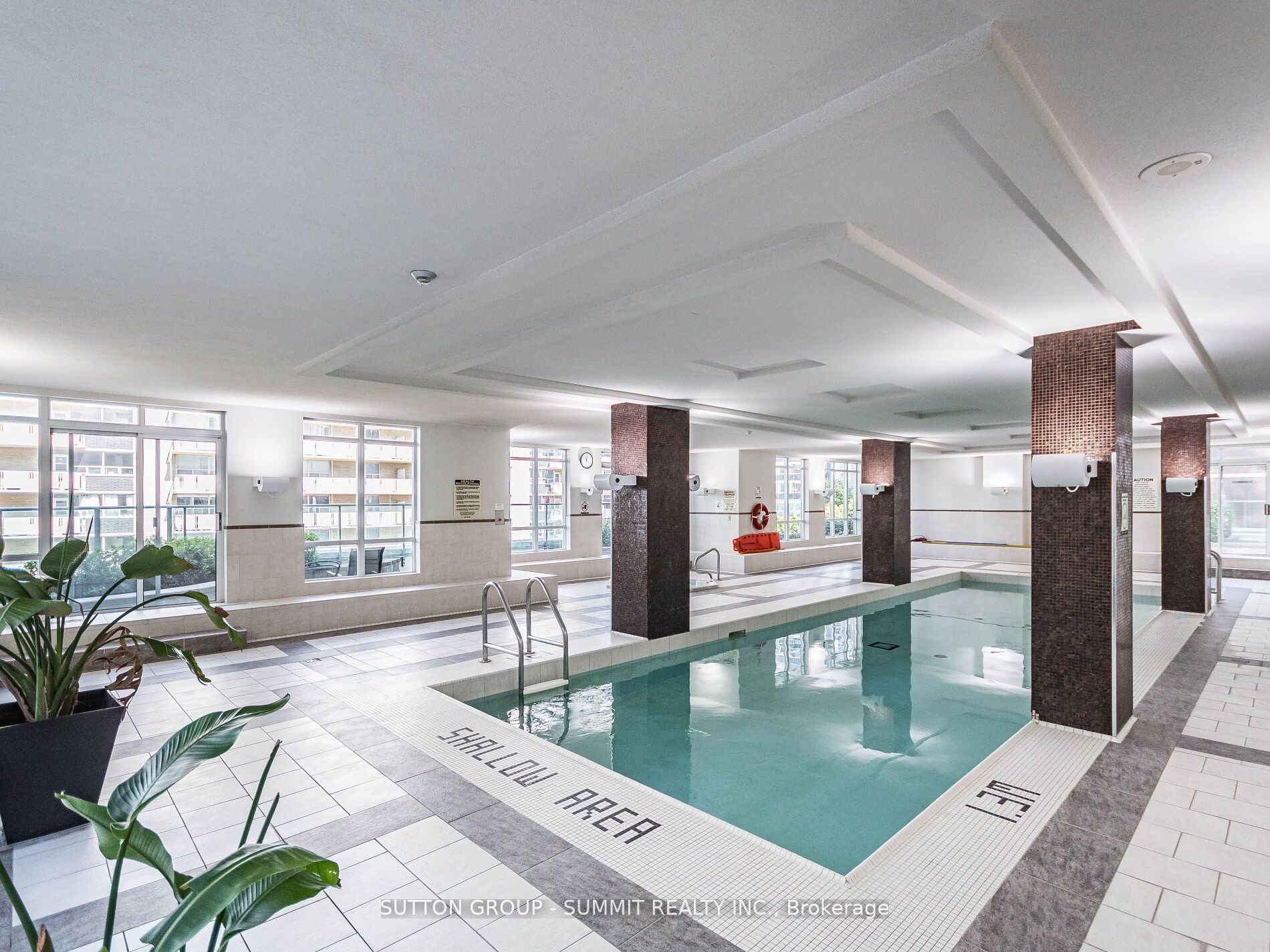 212 Eglinton Ave E, #1704