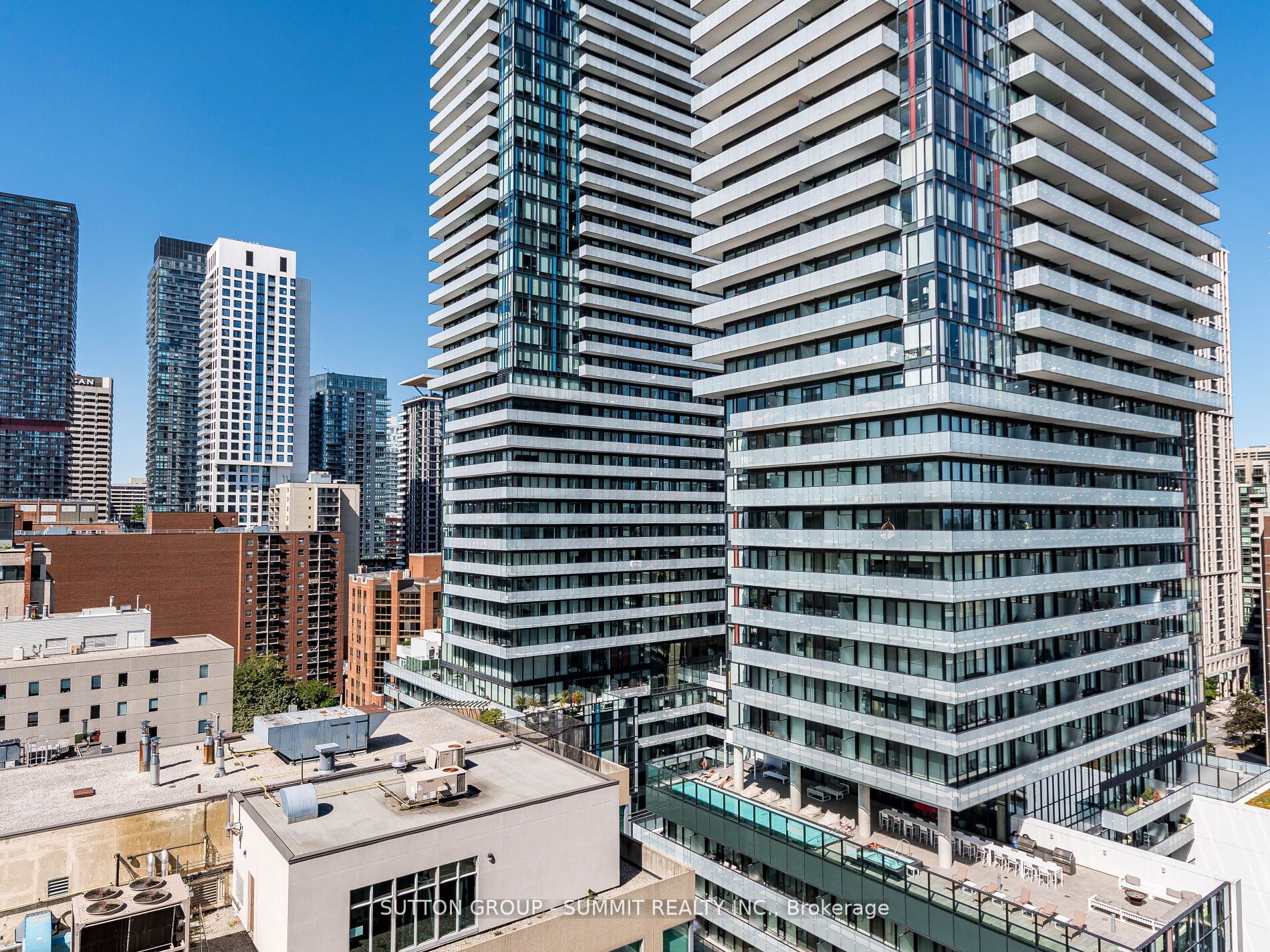 212 Eglinton Ave E, #1704