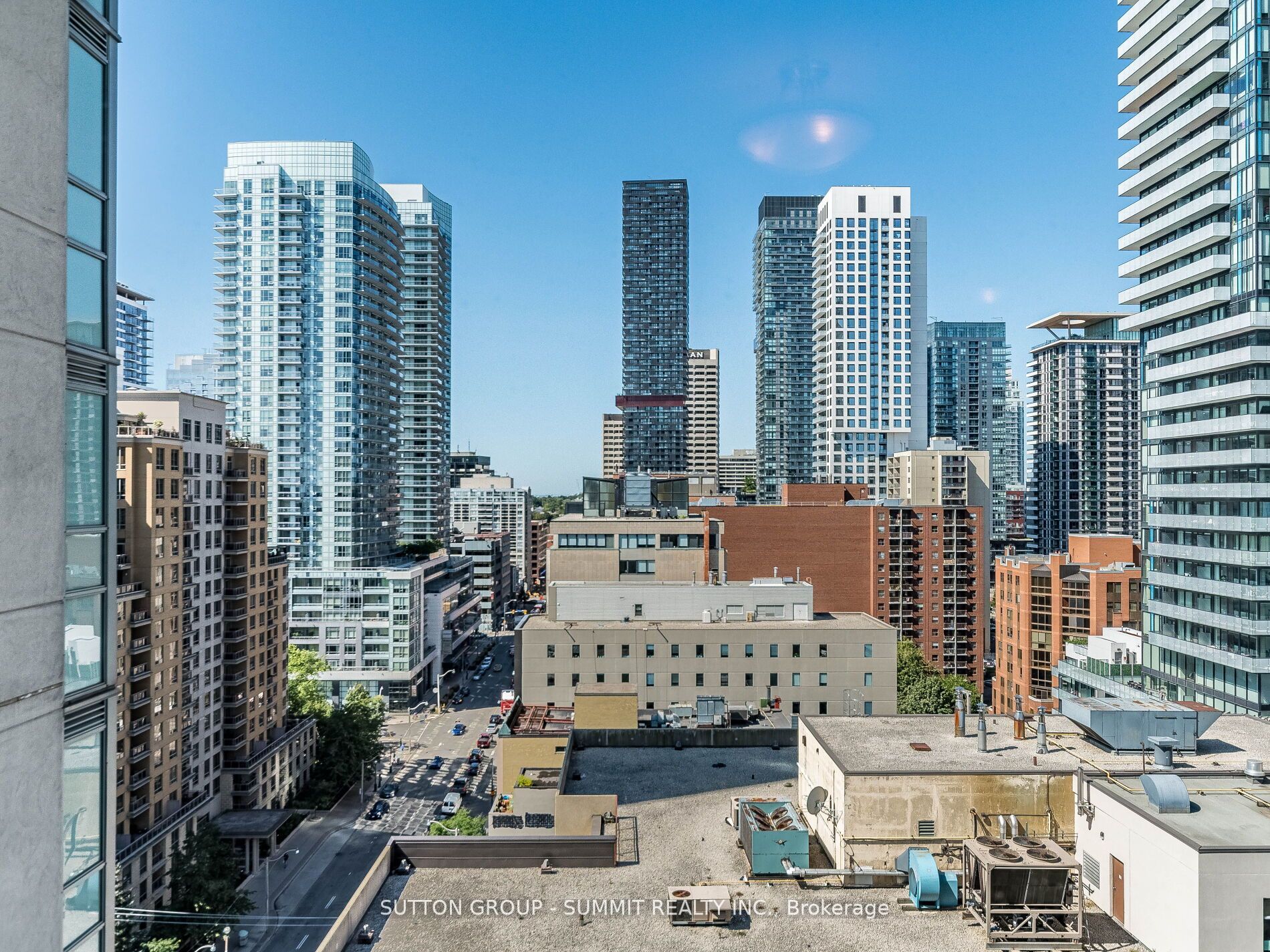 212 Eglinton Ave E, #1704
