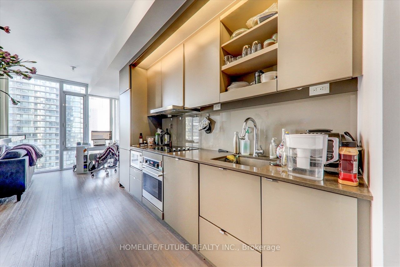 101 Peter St W, #2805