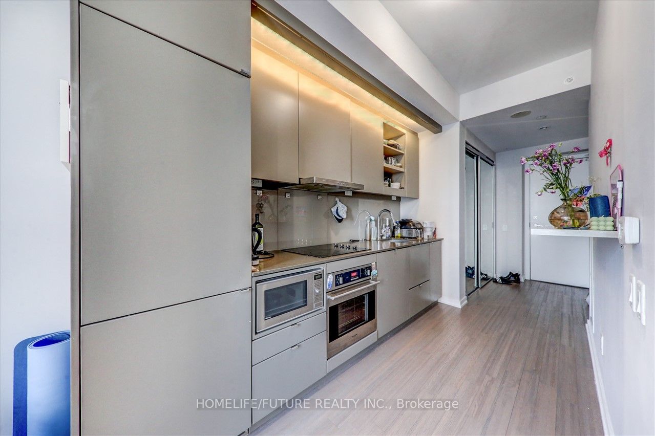 101 Peter St W, #2805