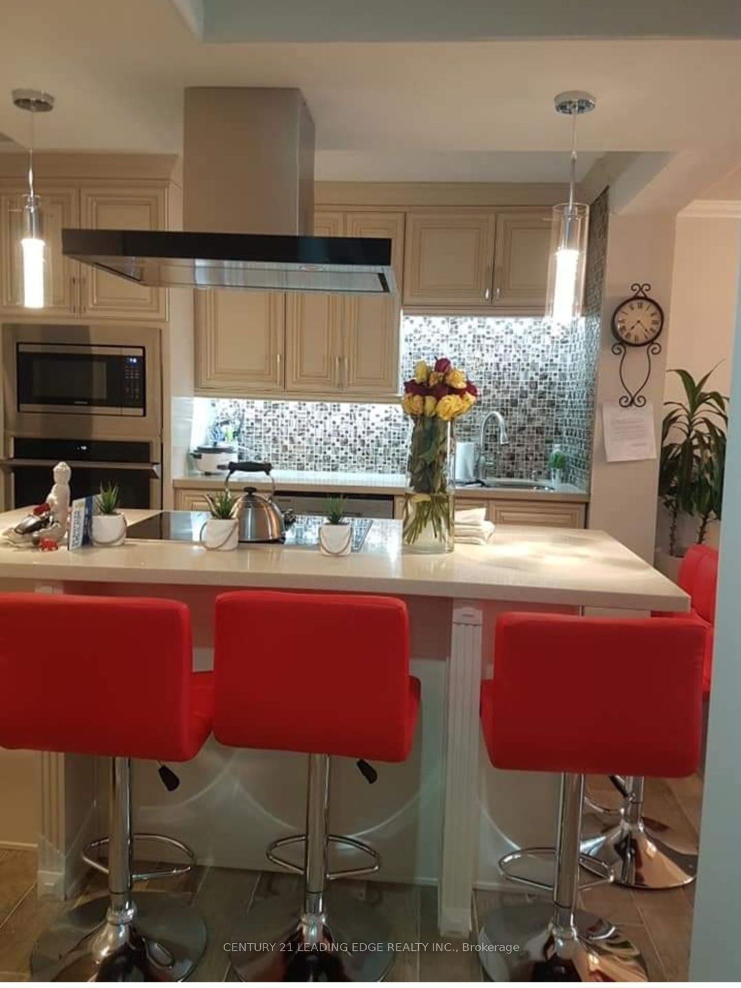 25 Sunrise Ave, #404
