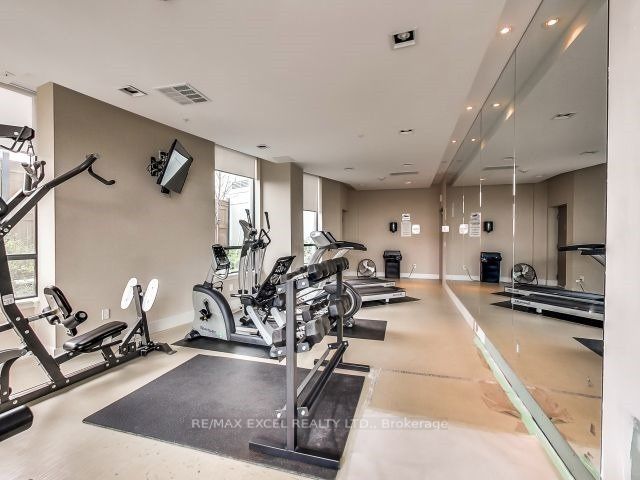 5740 Yonge St, #803
