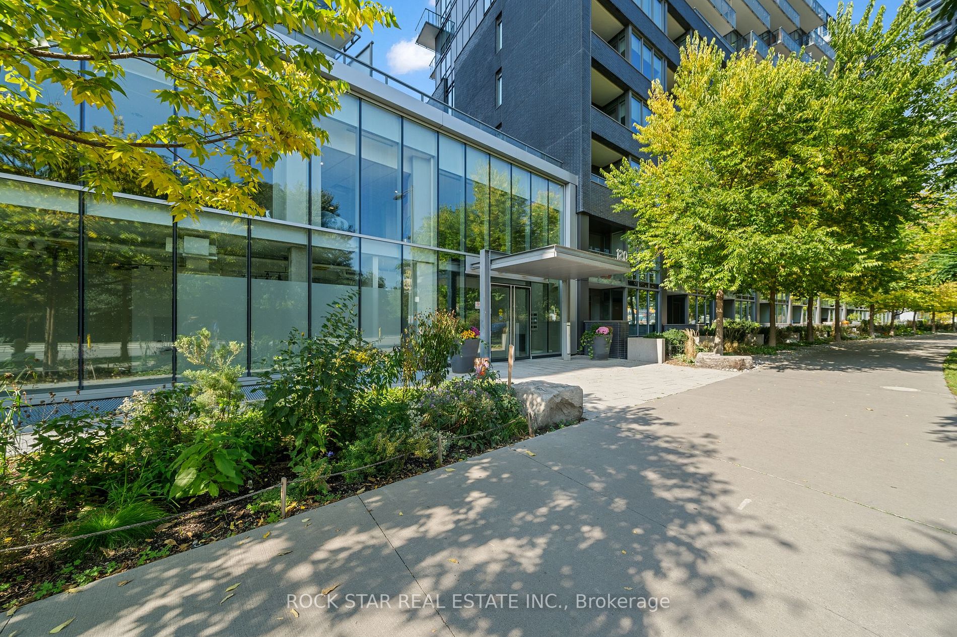 120 Bayview Ave, #N103
