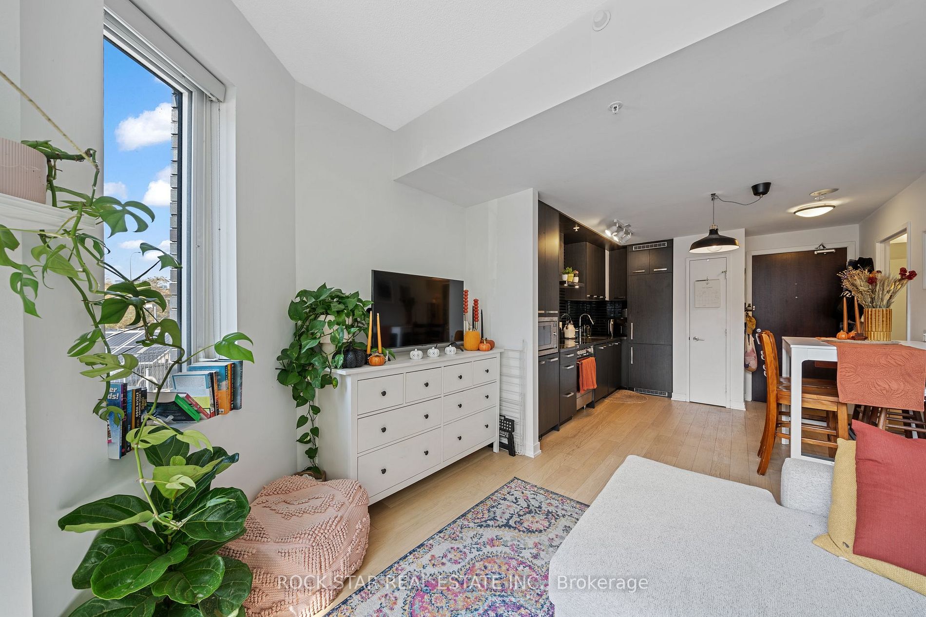 120 Bayview Ave, #N103