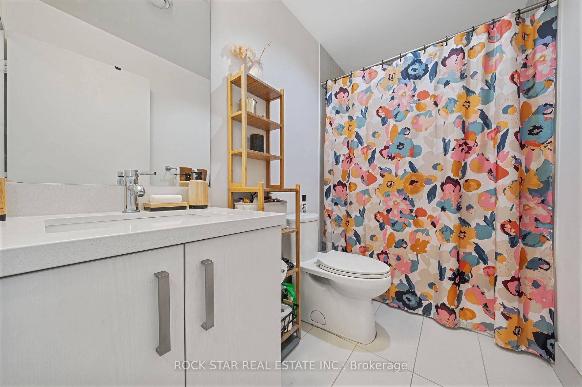 120 Bayview Ave, #N103