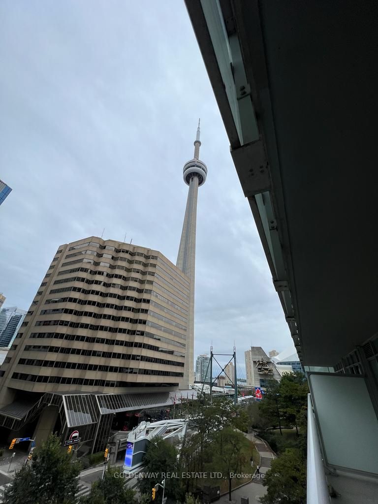 300 Front St W, #610