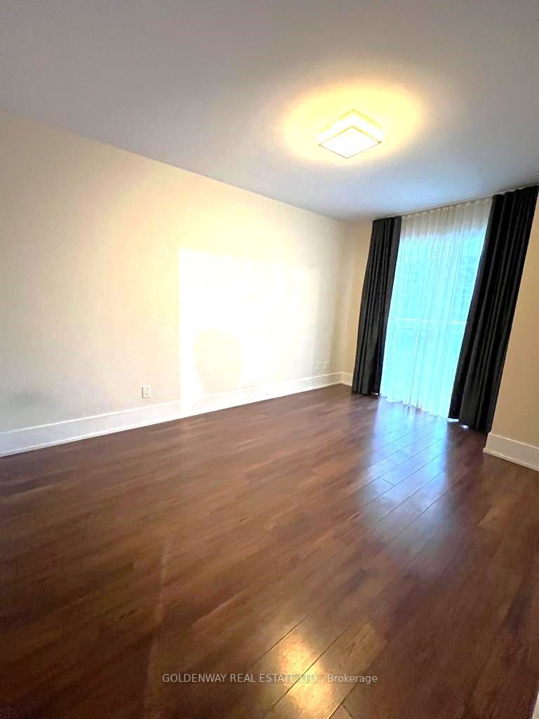 300 Front St W, #610