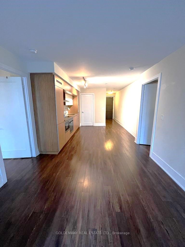 300 Front St W, #610