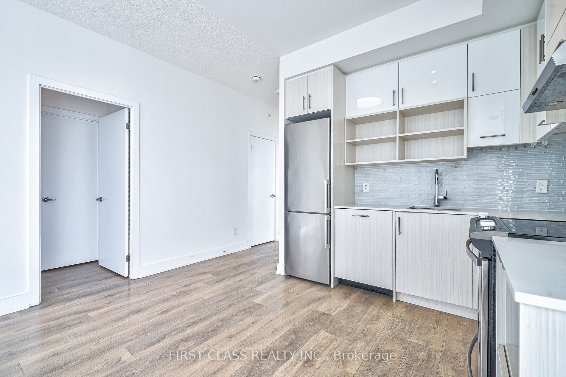 128 Fairview Mall Dr, #1202