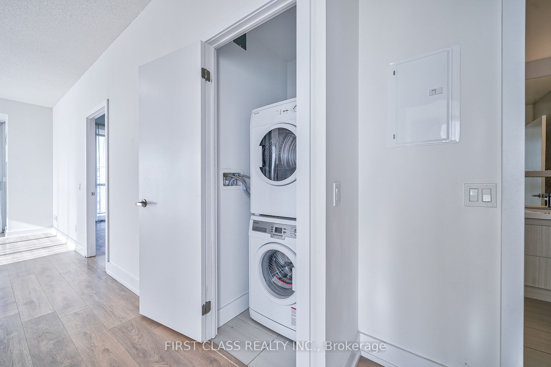 128 Fairview Mall Dr, #1202