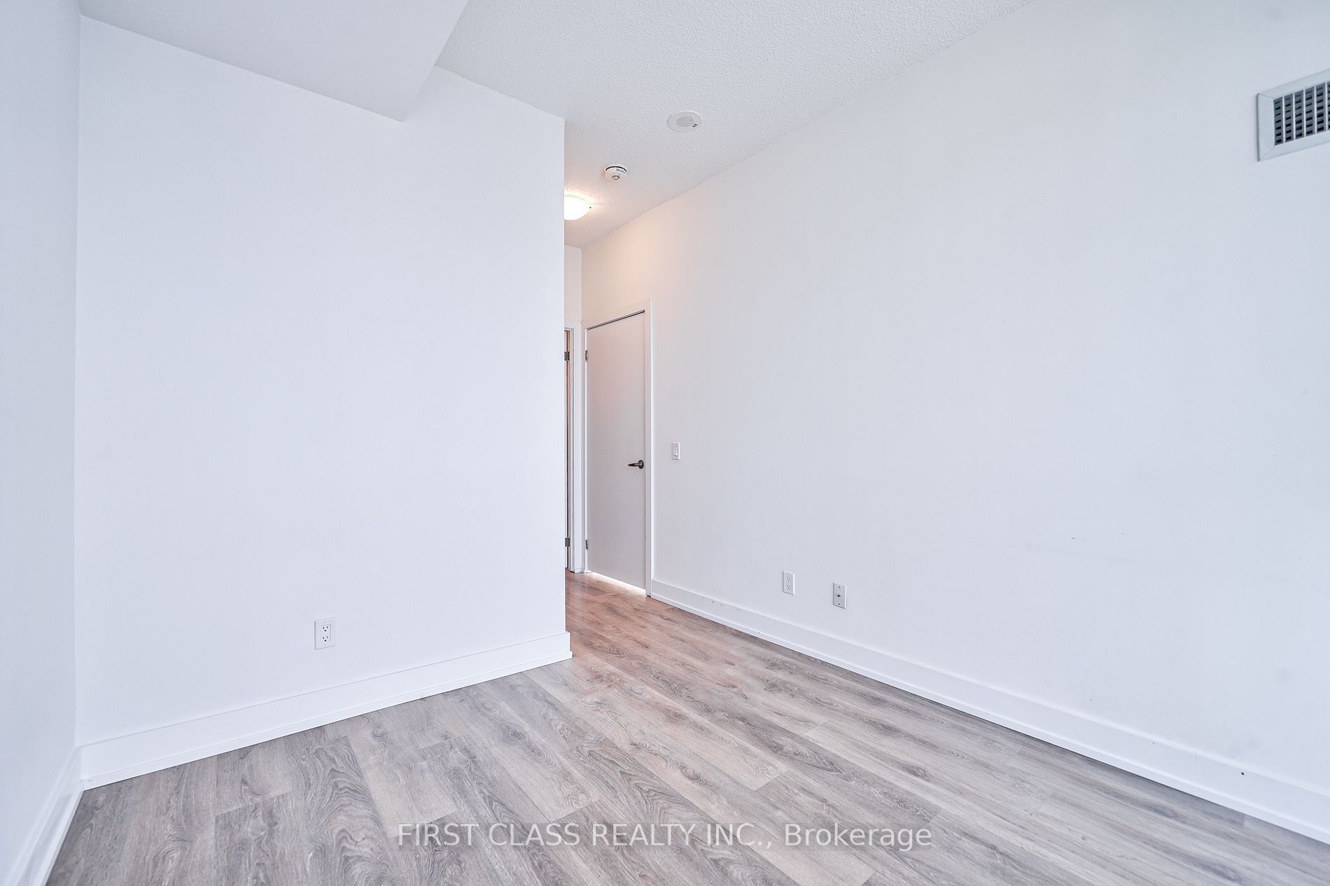 128 Fairview Mall Dr, #1202