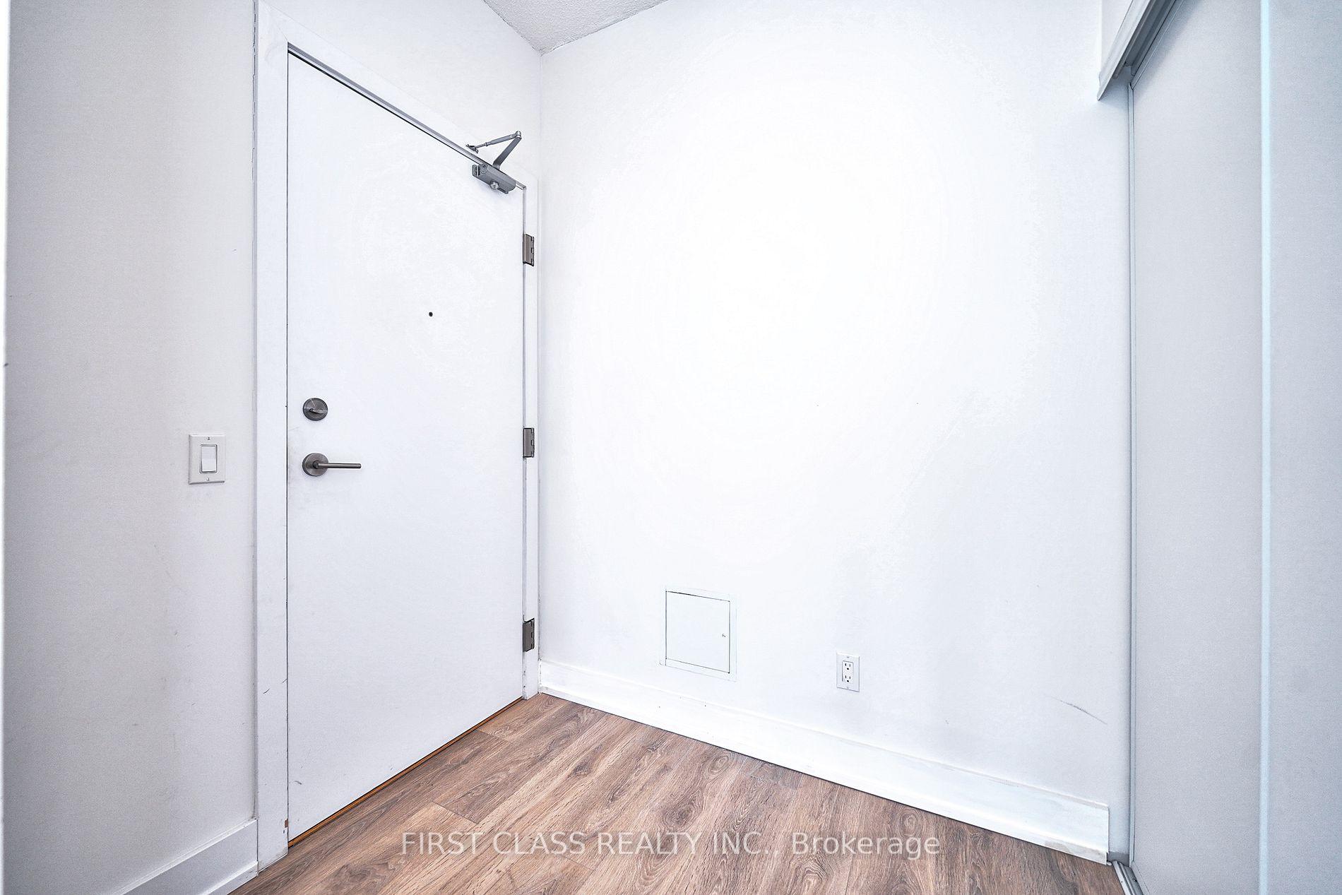 128 Fairview Mall Dr, #1202