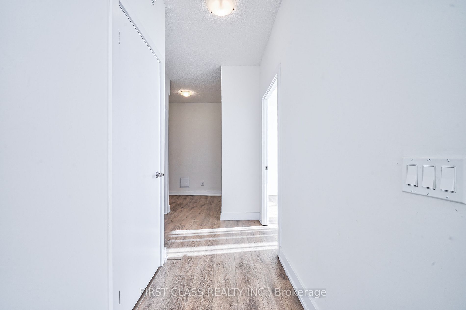 128 Fairview Mall Dr, #1202