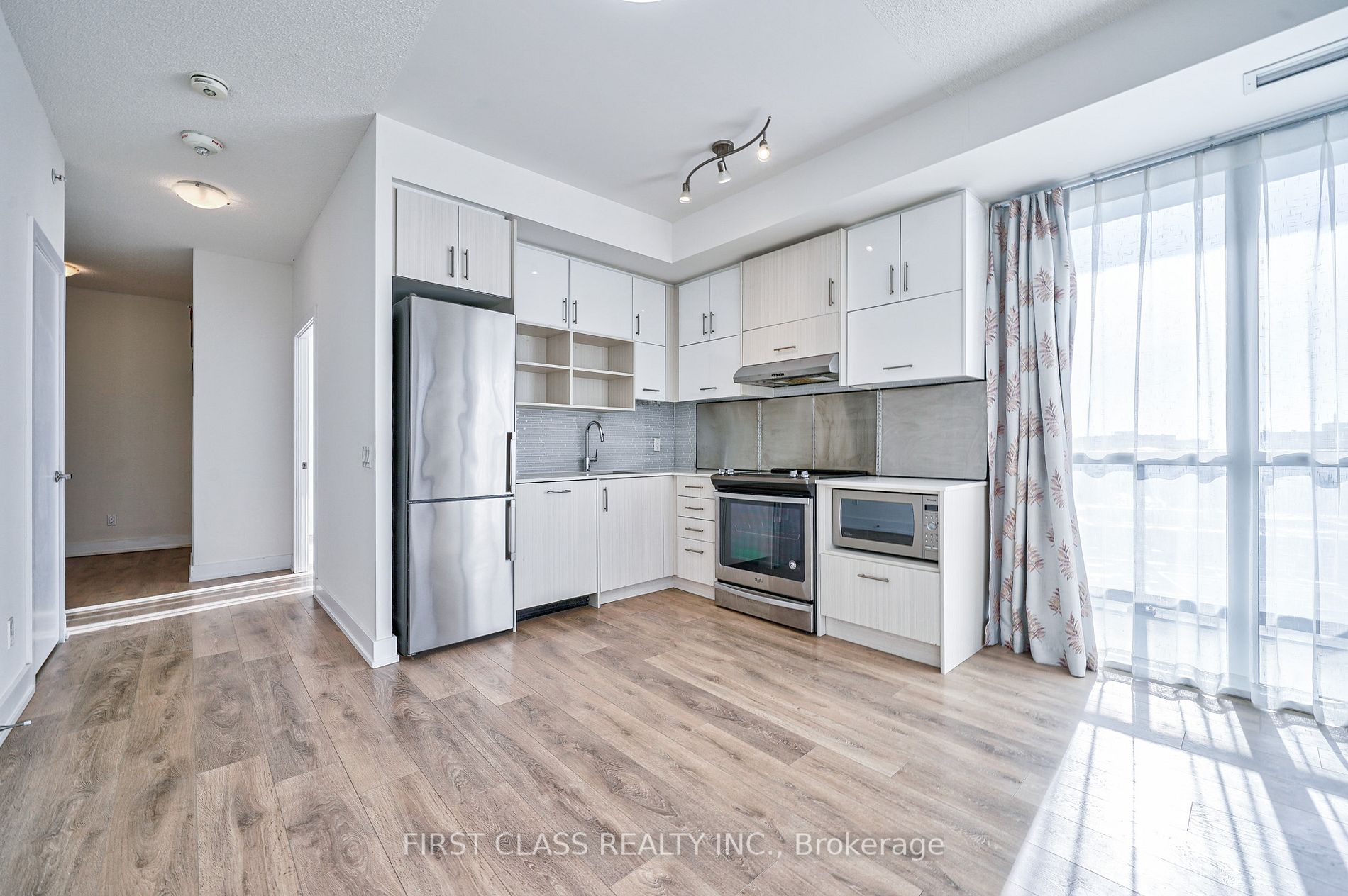 128 Fairview Mall Dr, #1202