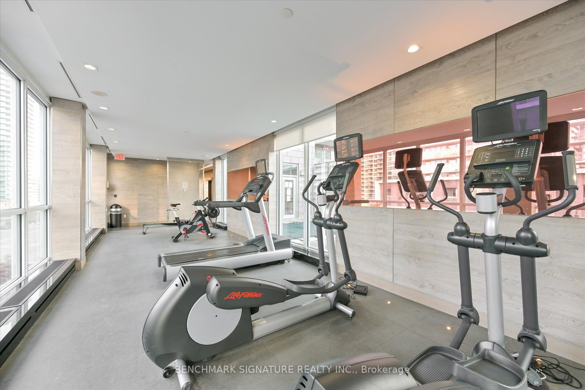121 Mcmahon Dr, #2612