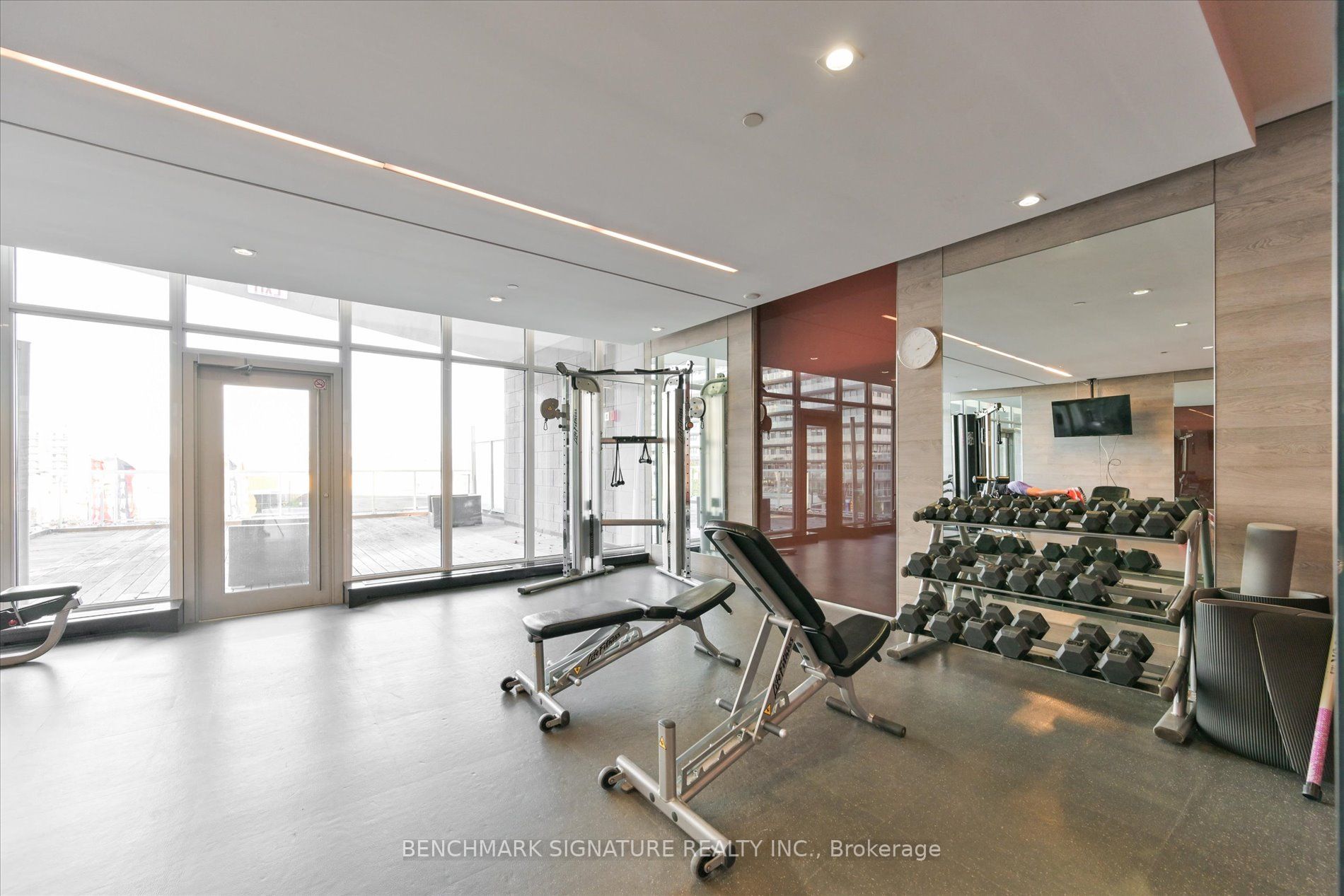 121 Mcmahon Dr, #2612