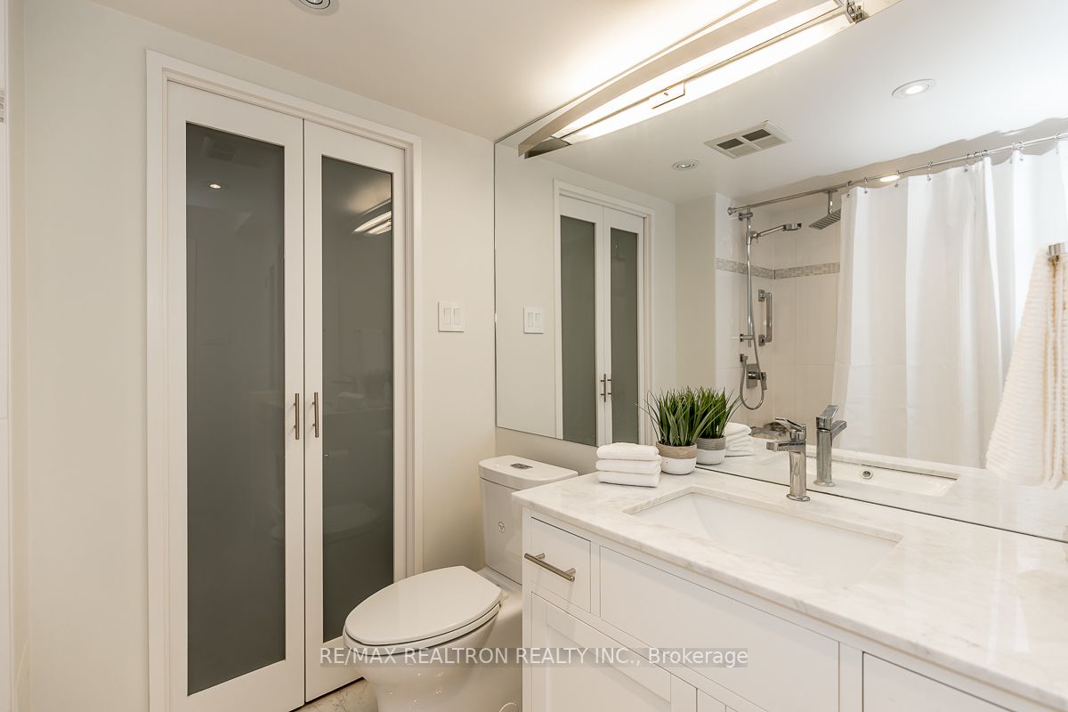 95 Prince Arthur Ave, #525