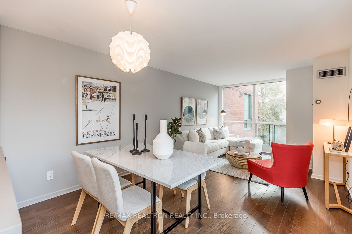 95 Prince Arthur Ave, #525