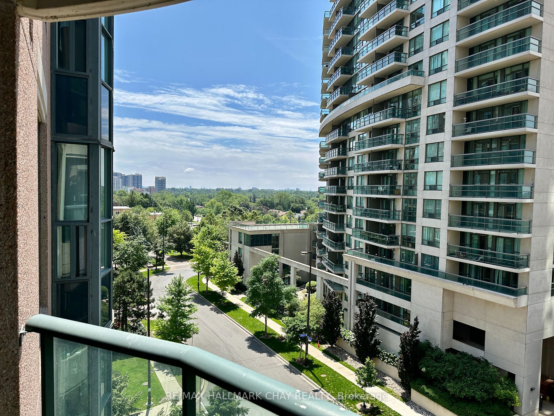 7 Lorraine Dr, #706