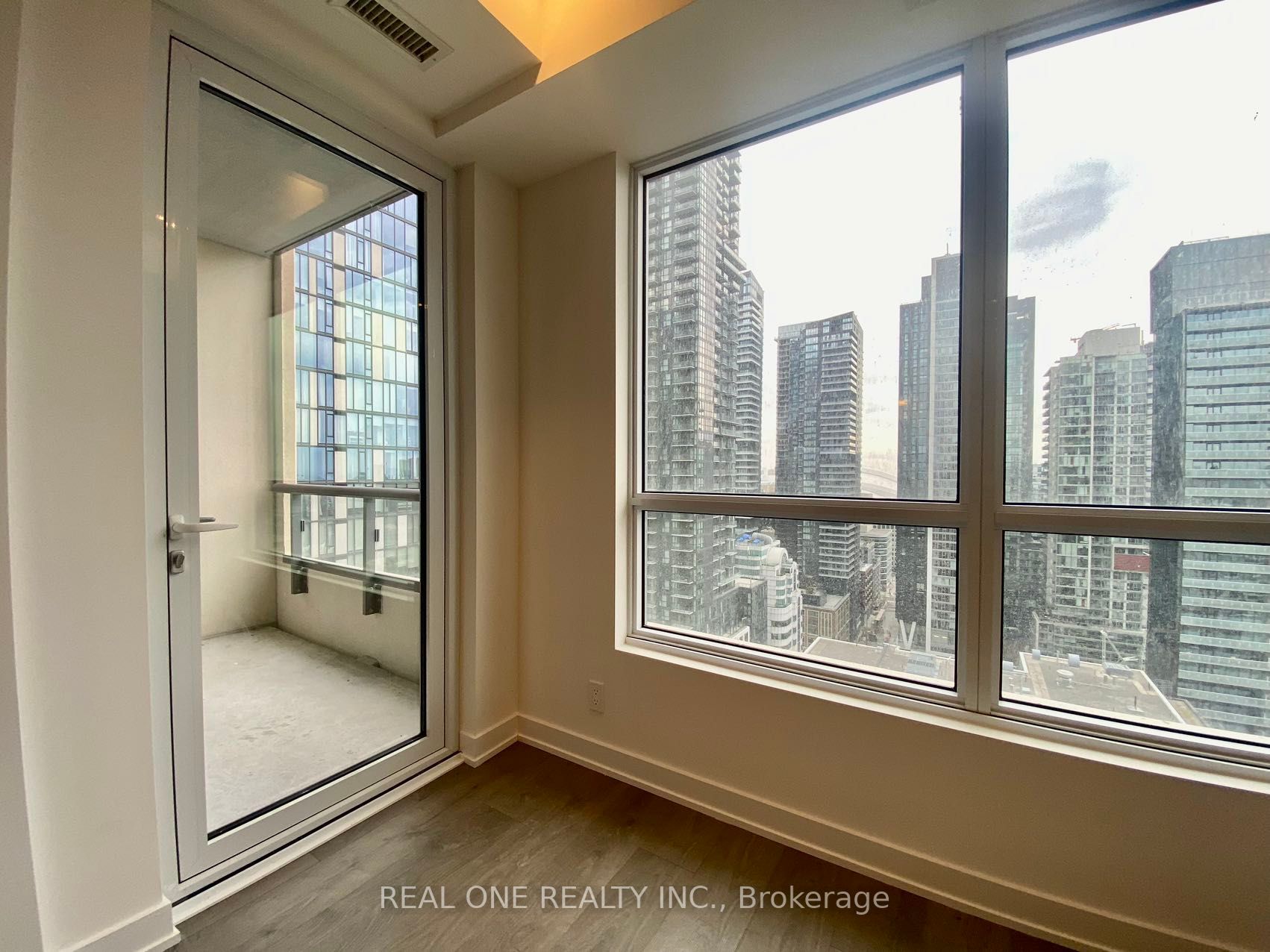 108 Peter St, #2607