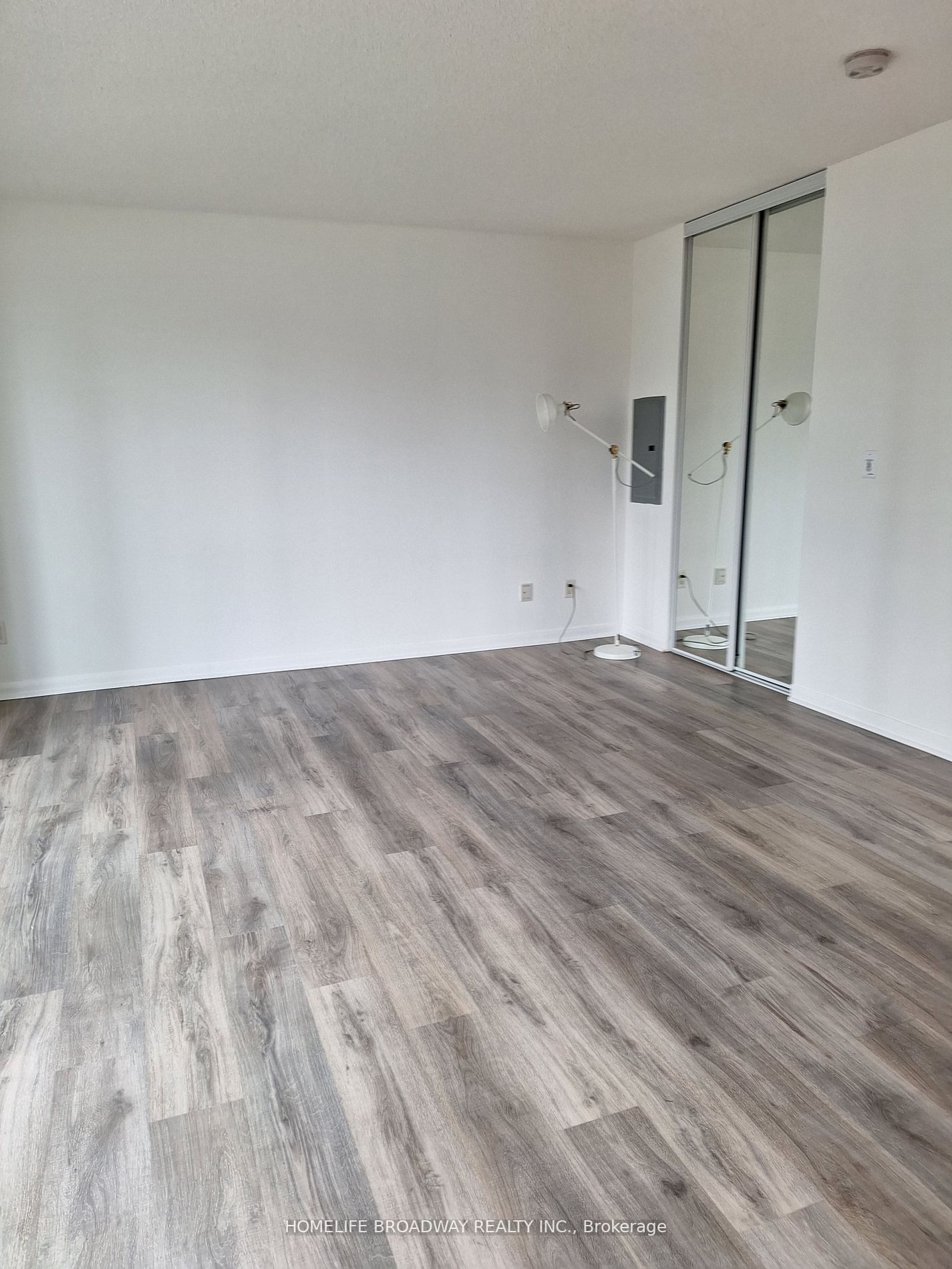 18 Yonge St, #1212