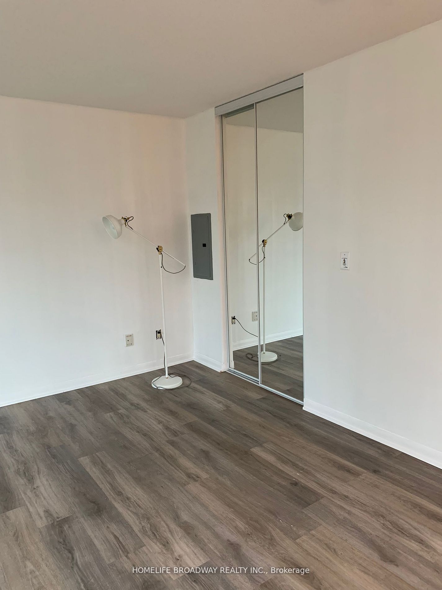 18 Yonge St, #1212
