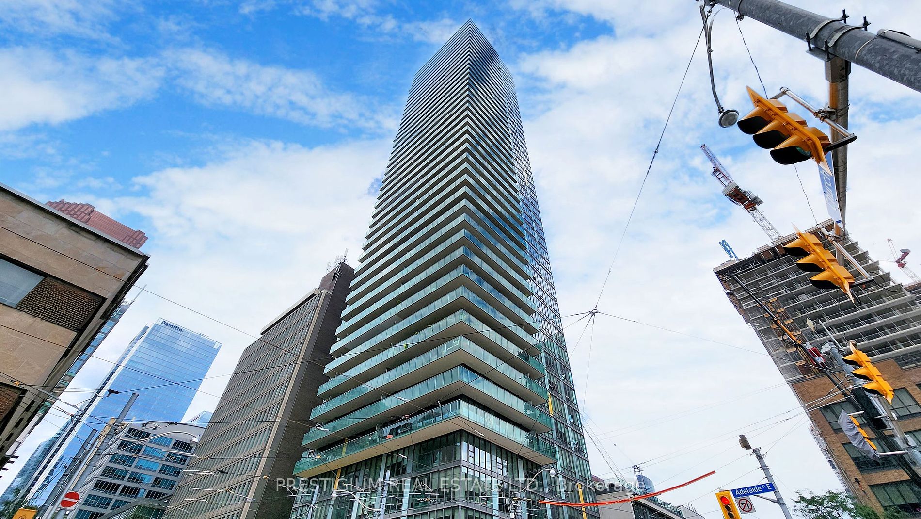 33 Lombard St, #3504