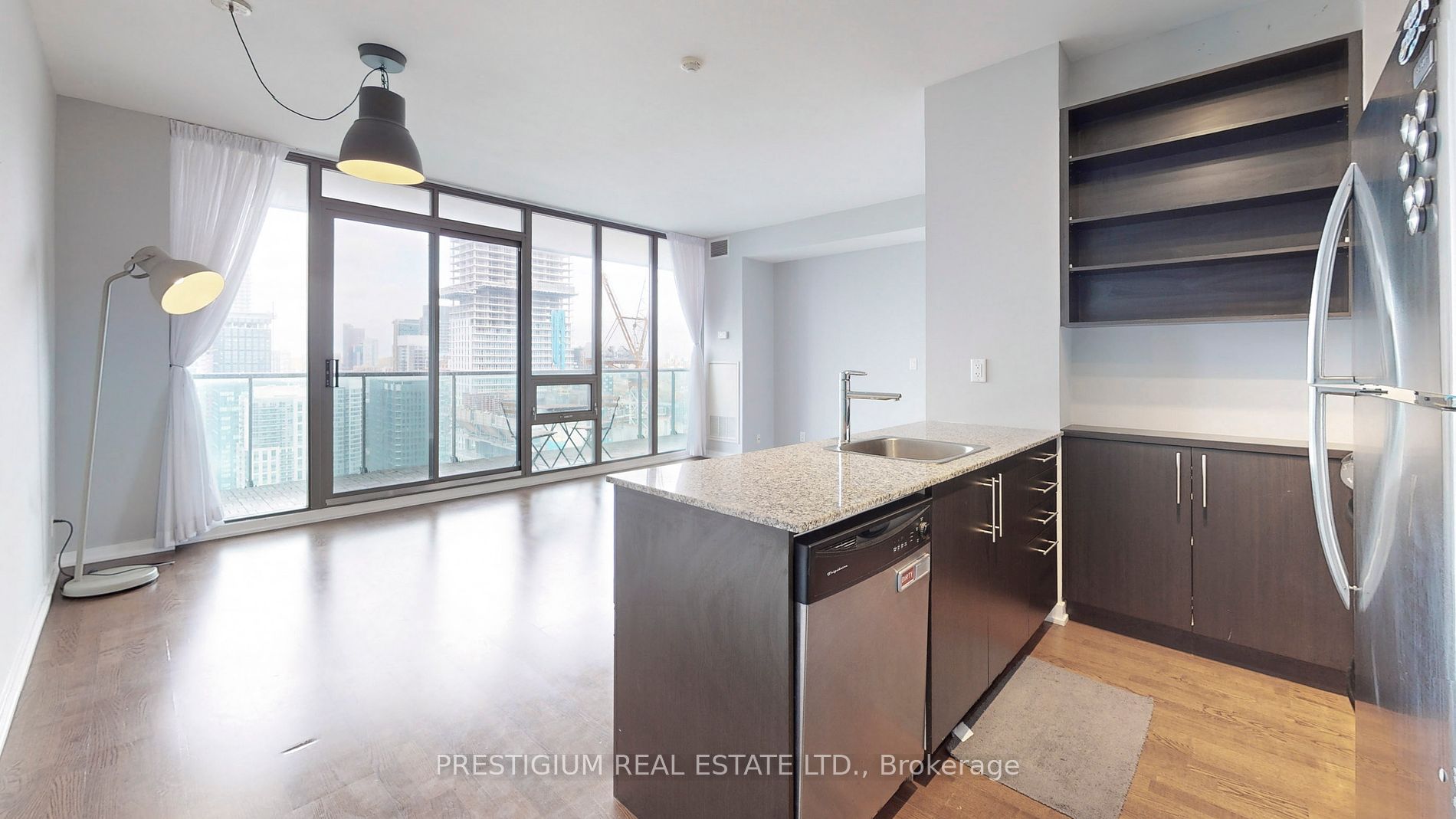 33 Lombard St, #3504