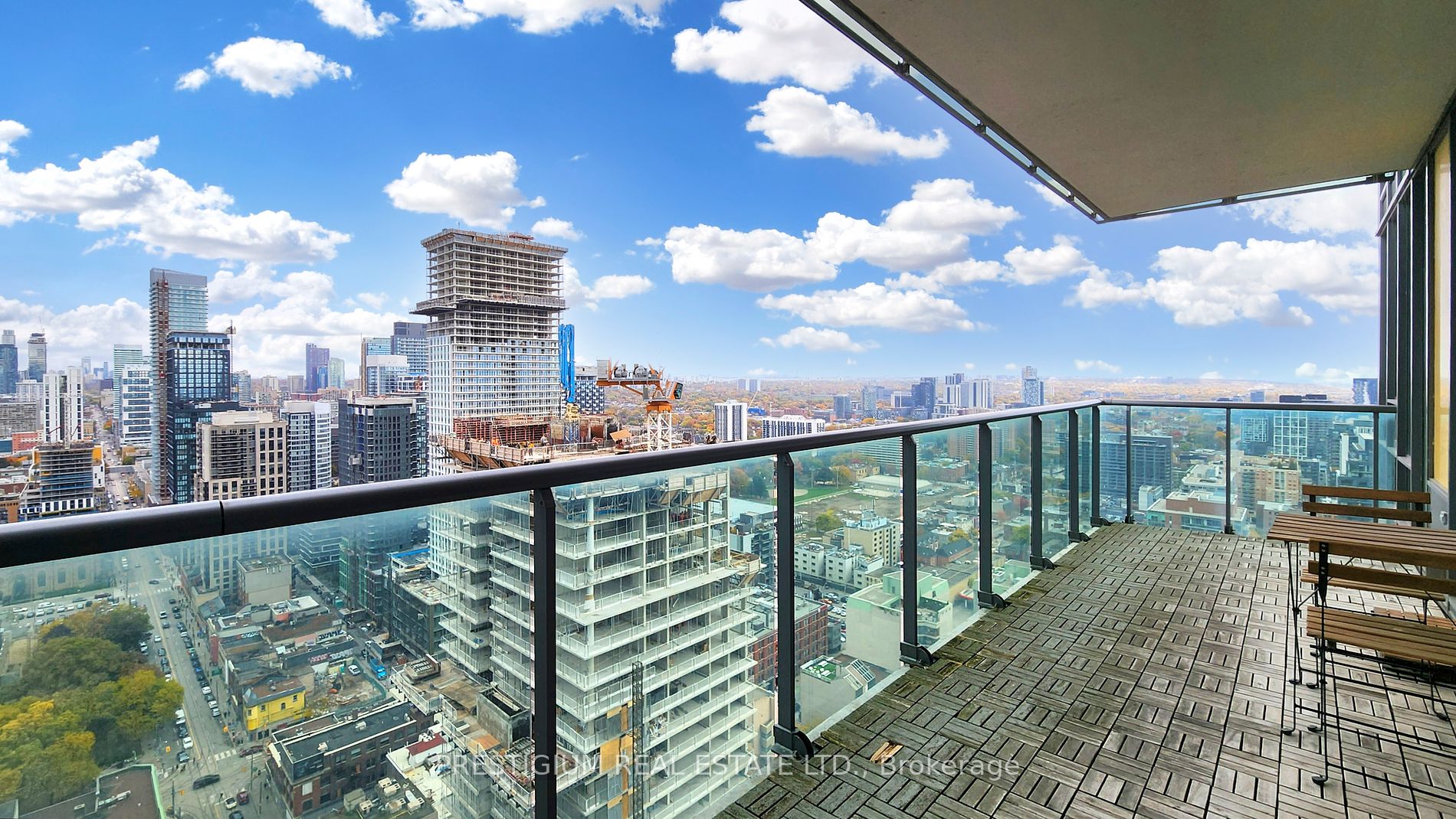 33 Lombard St, #3504