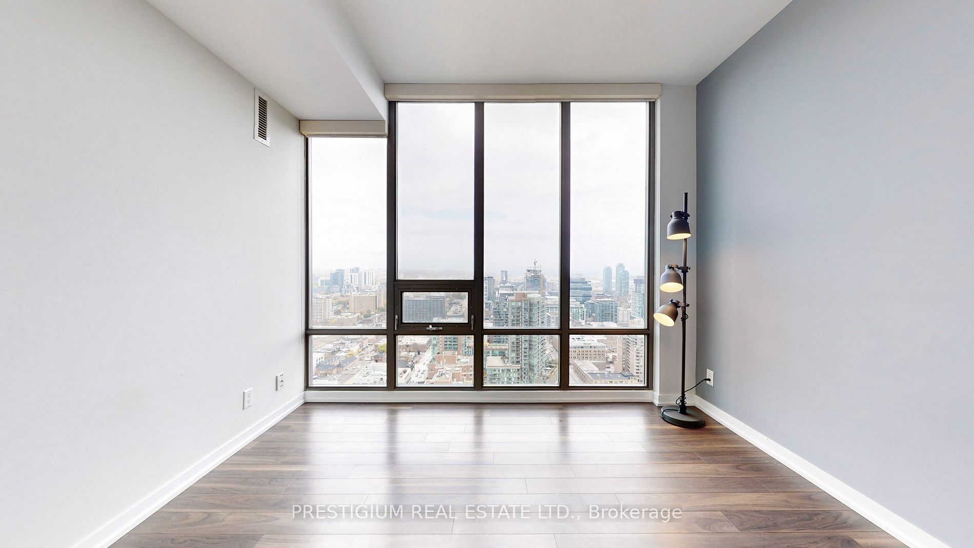 33 Lombard St, #3504