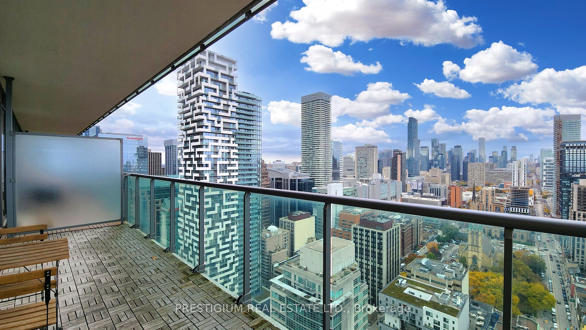 33 Lombard St, #3504