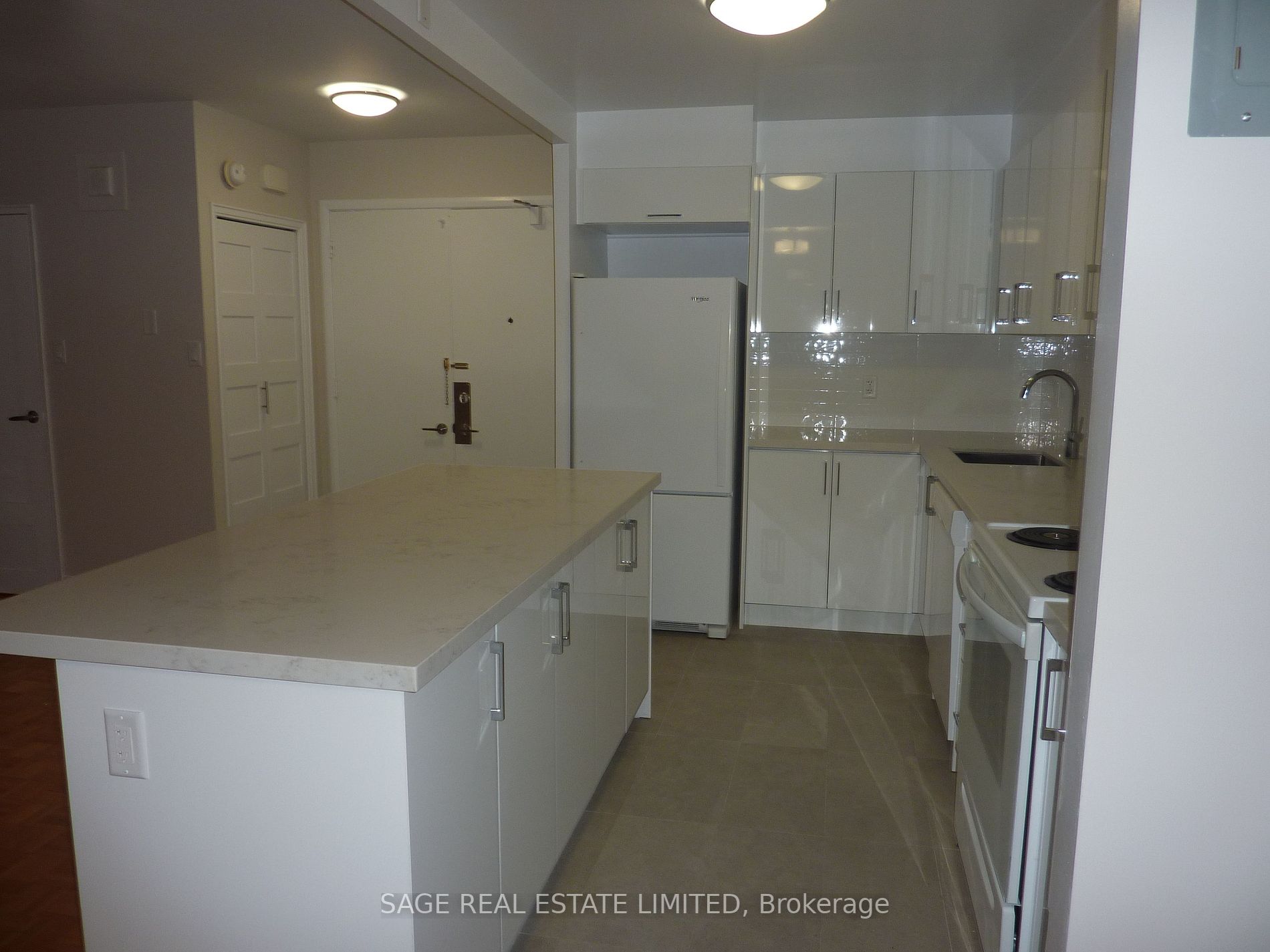 10 Shallmar Blvd, #211