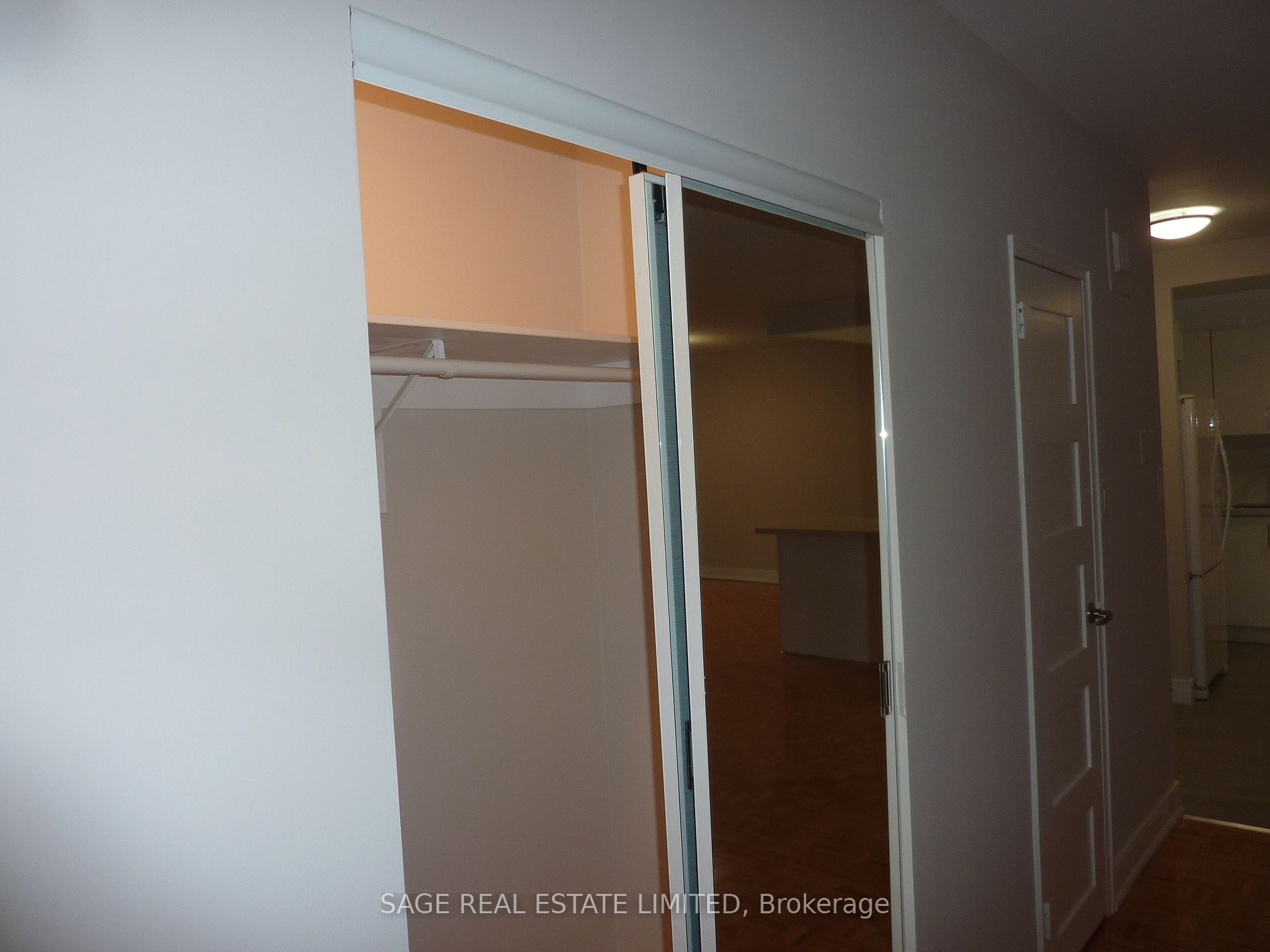 10 Shallmar Blvd, #211