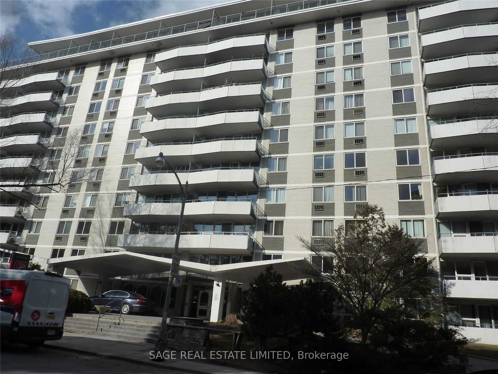 10 Shallmar Blvd, #211