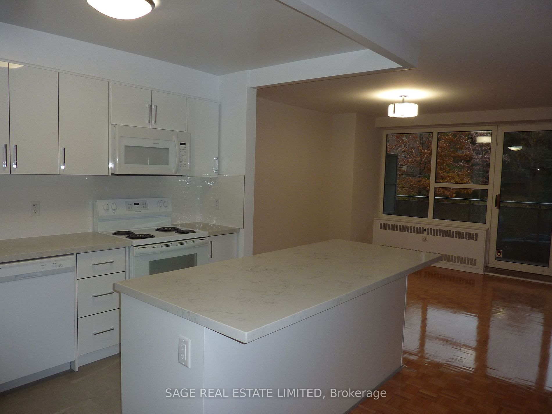 10 Shallmar Blvd, #211