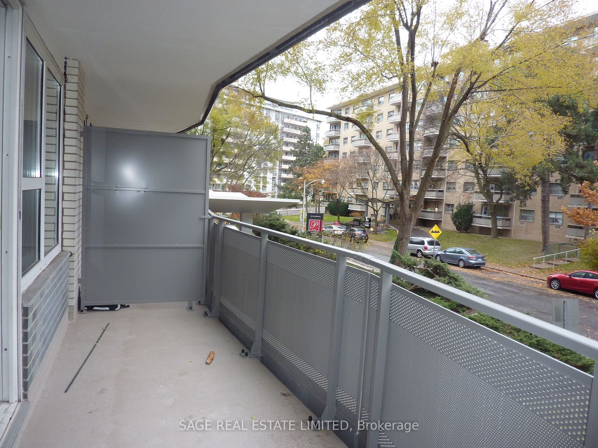 10 Shallmar Blvd, #211