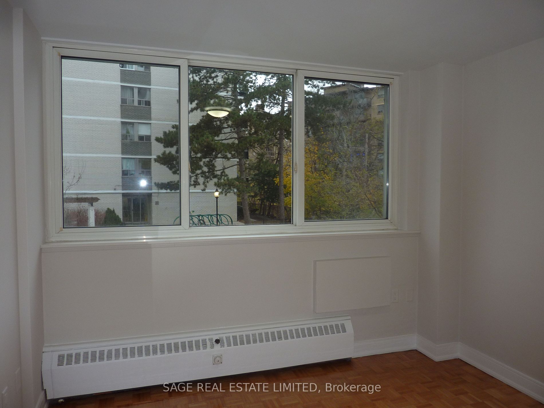 10 Shallmar Blvd, #211