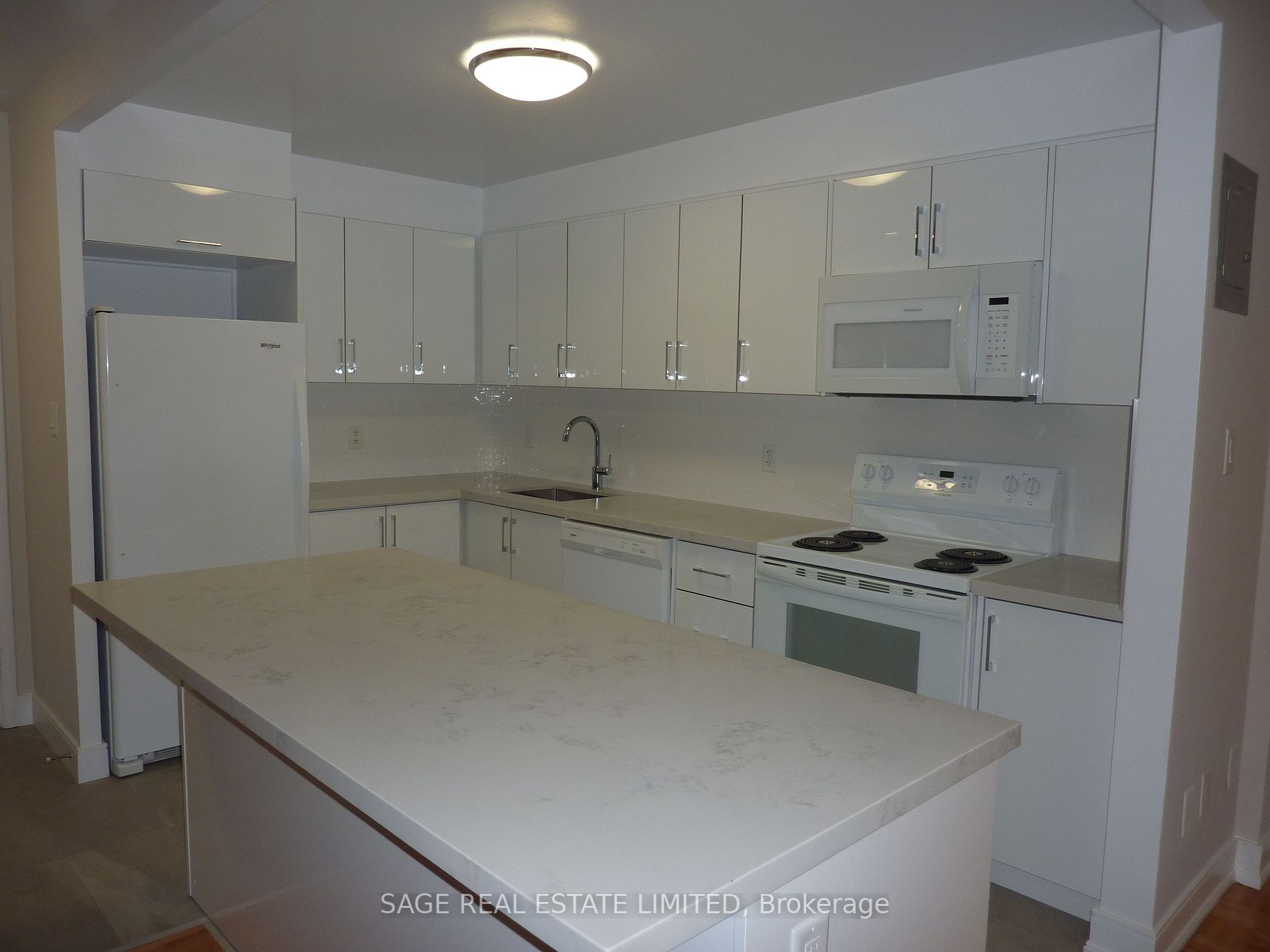 10 Shallmar Blvd, #211