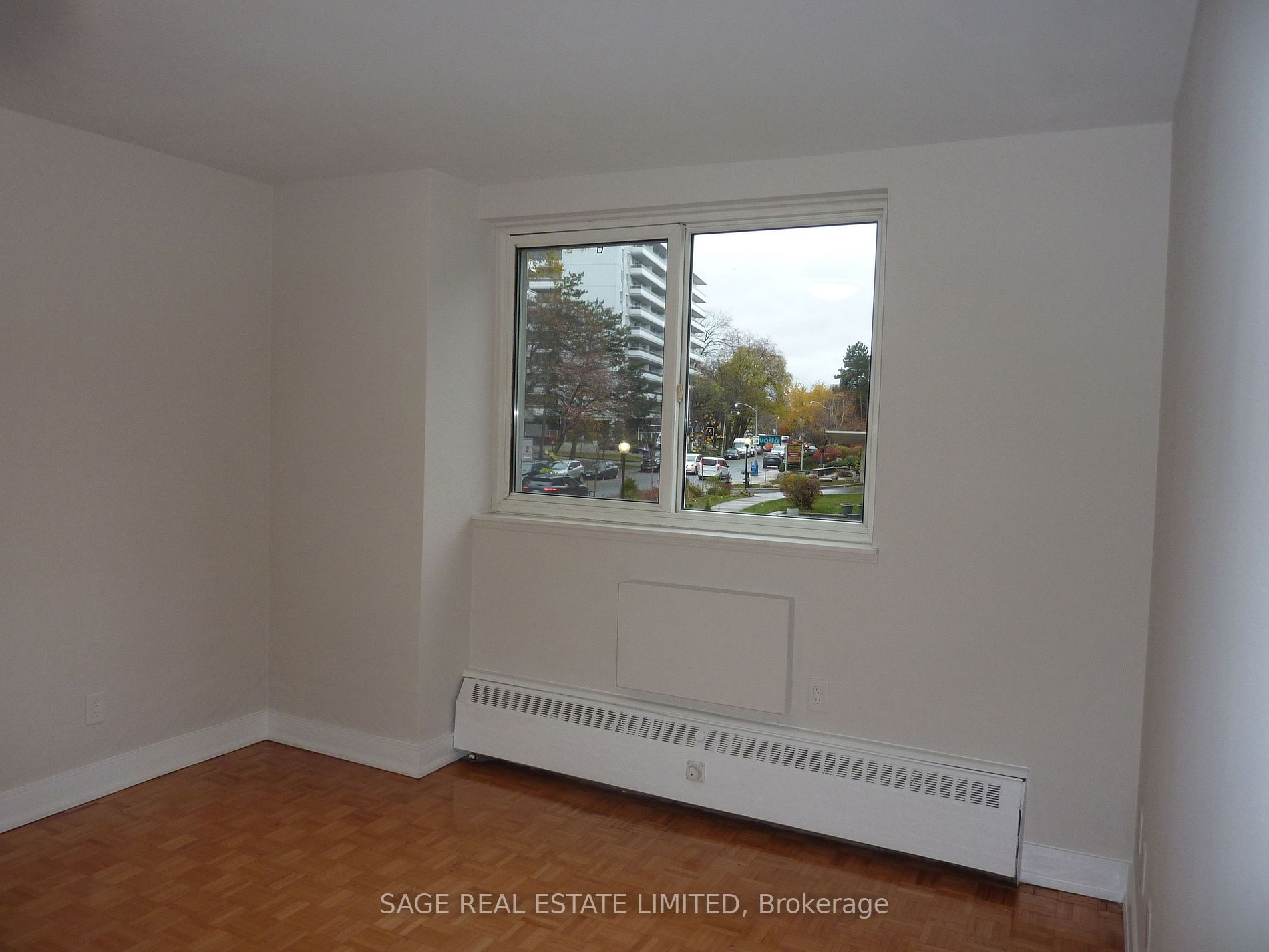 10 Shallmar Blvd, #211