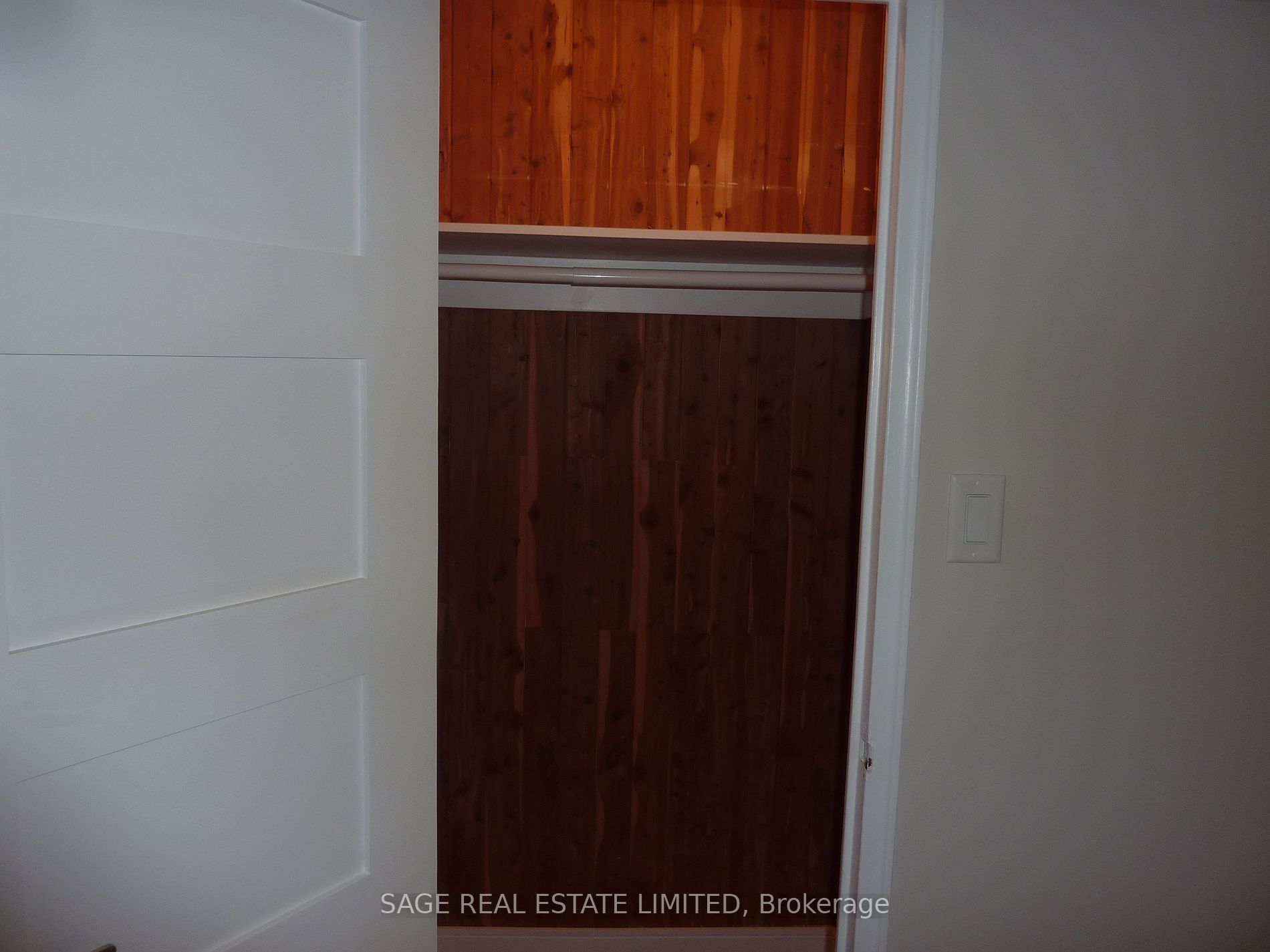 10 Shallmar Blvd, #211