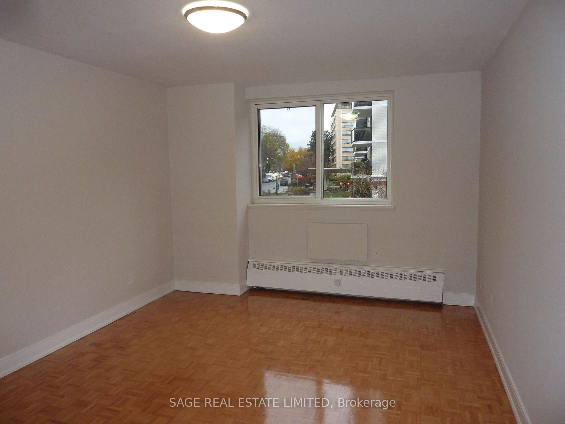 10 Shallmar Blvd, #211