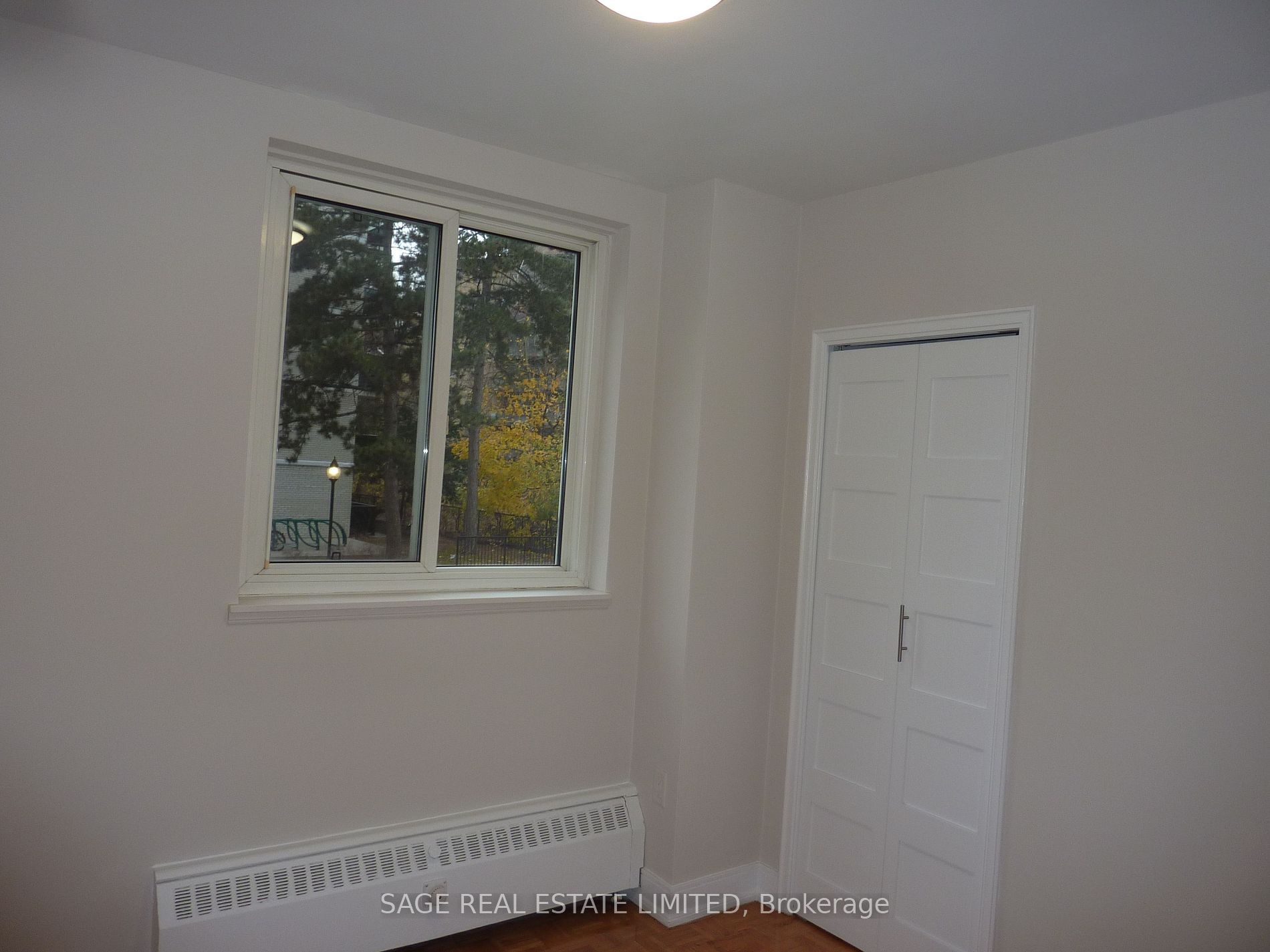 10 Shallmar Blvd, #211
