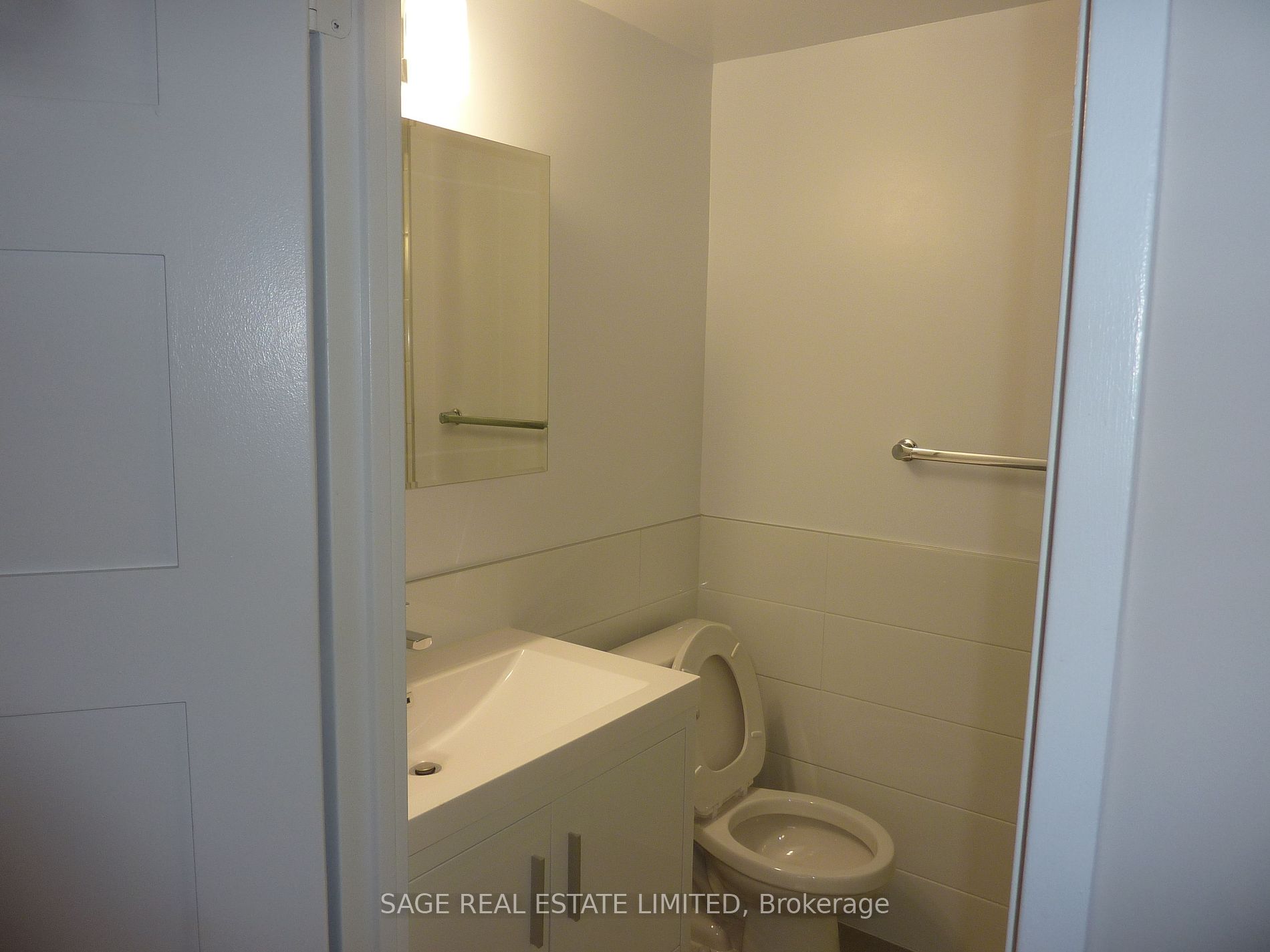 10 Shallmar Blvd, #211
