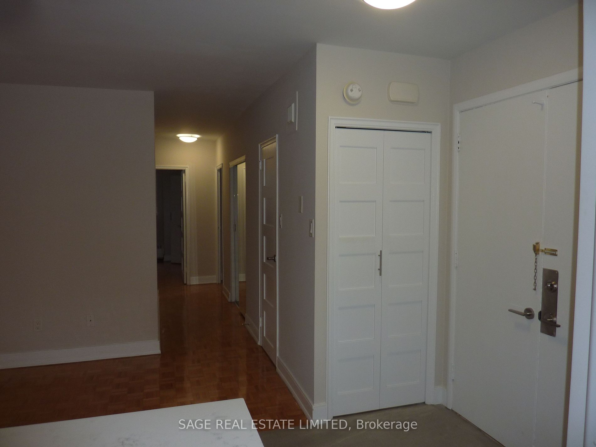 10 Shallmar Blvd, #211
